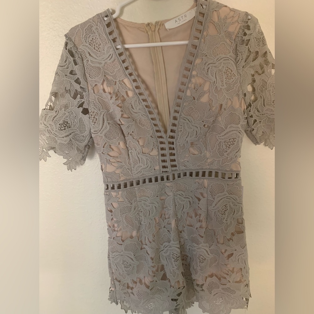 ASTR Women’s Gray Romper NWT (Size S)